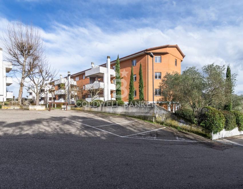 2 Locali in vendita a Orte