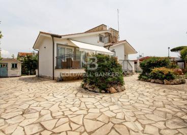 Villino in vendita a Fiumicino